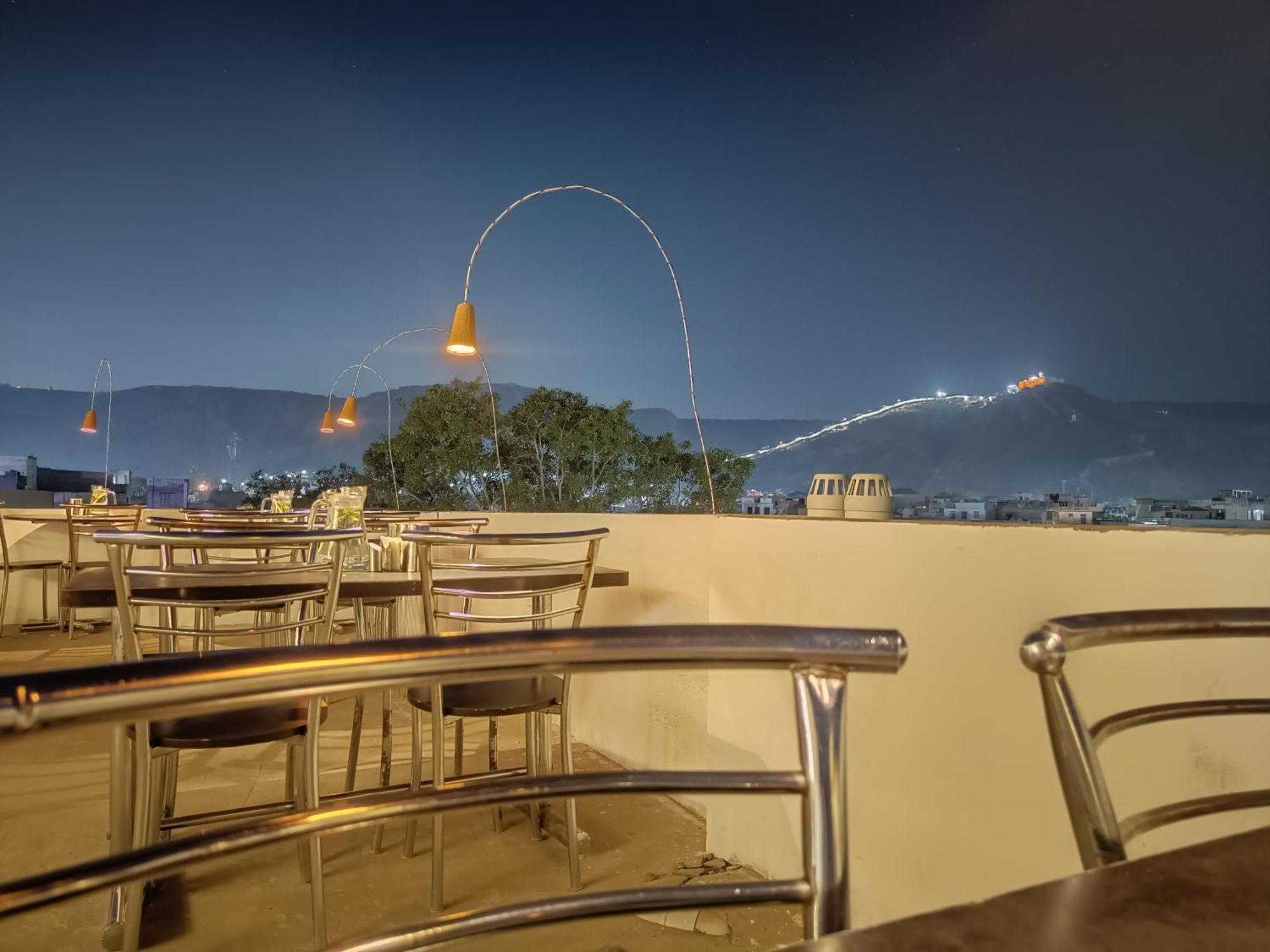 Chillout - A Boutique Hotel & Rooftop Restaurant Džajpur Exteriér fotografie